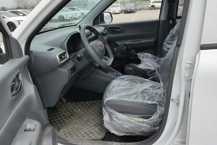 Used Wuling Hongguang New Energy 2024 All-Electric Model 300KM Standard Version
