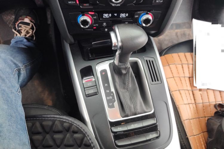 Used Audi A4L 2015 35 TFSI Automatic Standard Model Gear Lever