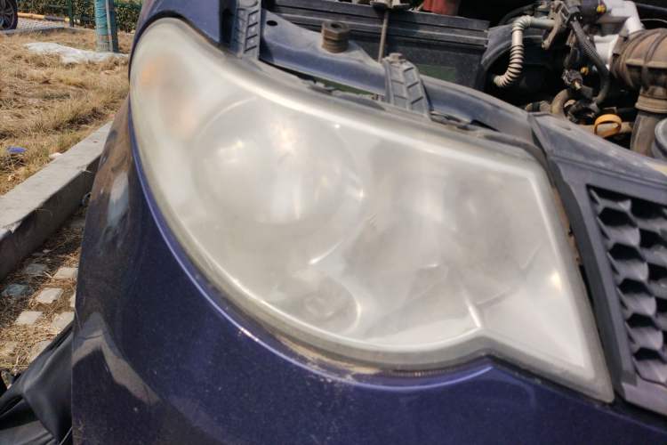 Used Wuling Hongguang 2010 1.2L Practical Version China IV Right Front Headlight