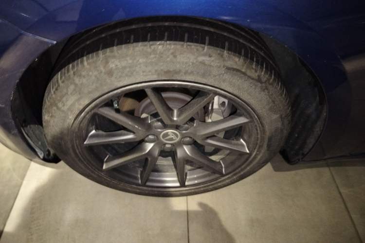 Used Tesla Model 3 2021 Standard Range Rear-Drive Upgraded Version Left Front Wheel Hub