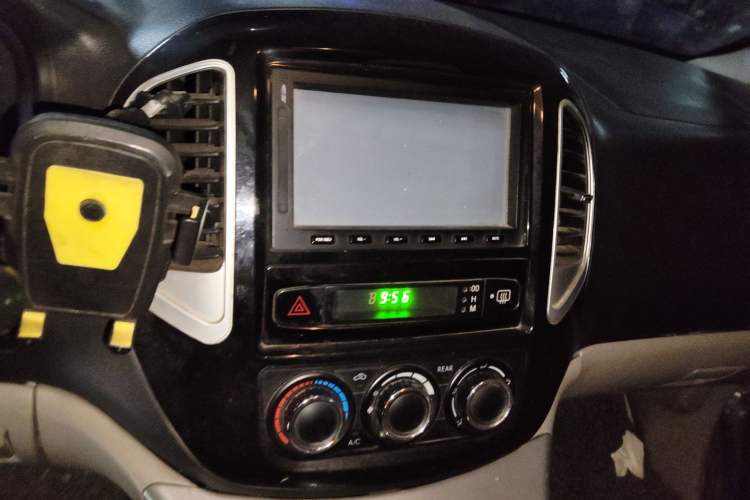 Used FORTHING Lingzhi 2015 M5 Q3 2.0L 7-seat Long-Wheelbase Luxury Model
