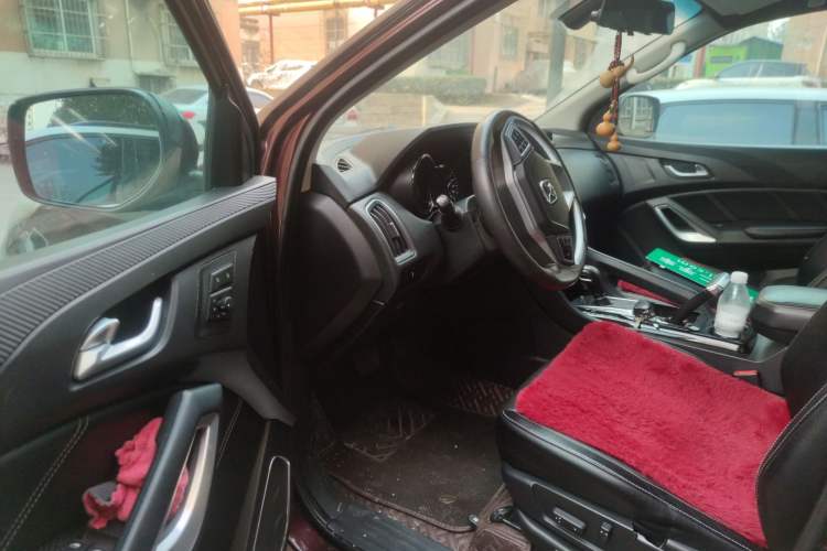 Used JMC Yusheng S350 2016 2.0T Automatic Two-Wheel Drive Gasoline Luxury Version with Sunroof 5 Seats
