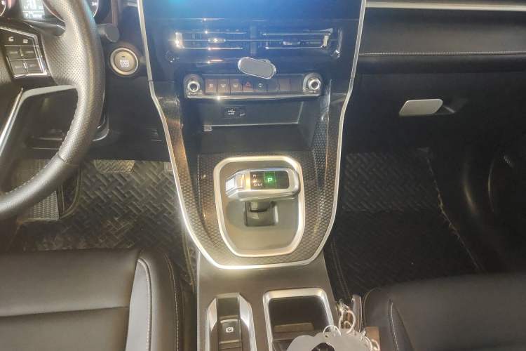 Used Haval M6 2021 PLUS 1.5T DCT Luxury Smart Connectivity Model Gear Lever