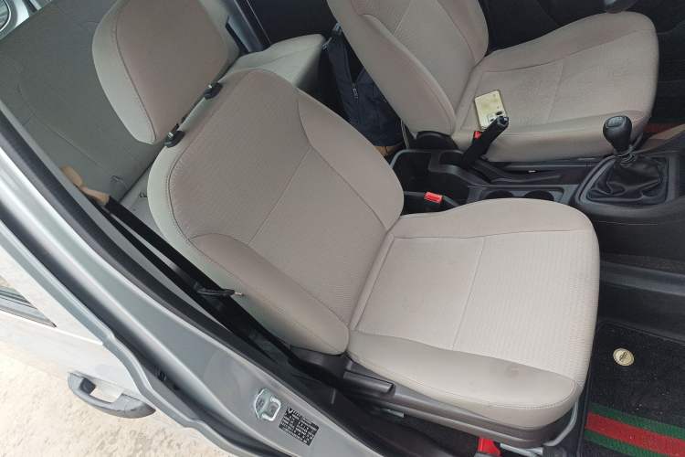 Used Wuling Hongguang V 2022 1.5L Jingqu Edition Electric-Assist LAR