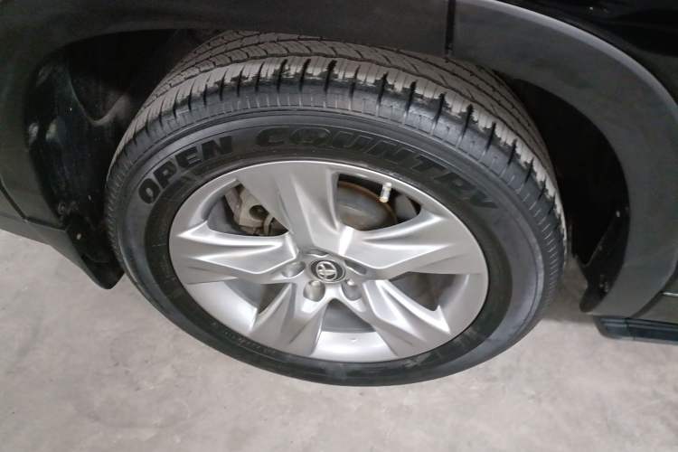 Used Toyota Highlander 2018 2.0T Four-Wheel Drive Luxury Version 7 Seats China VI Standard