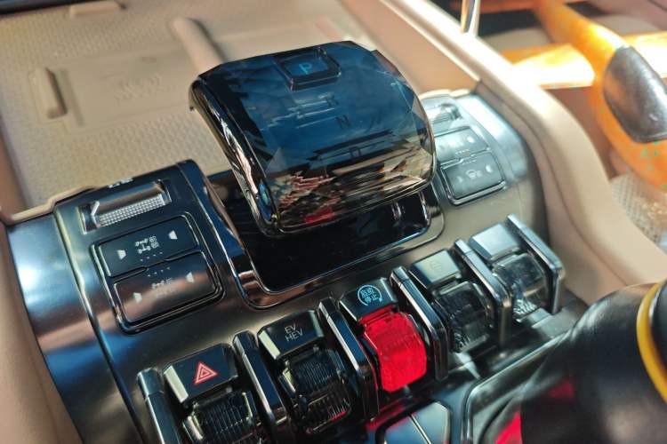 Used Formula Leopard 8 2025 Smart & Brave Flagship Edition 6 Seats