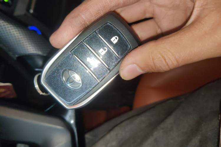 Used Toyota Prado  Vehicle Key