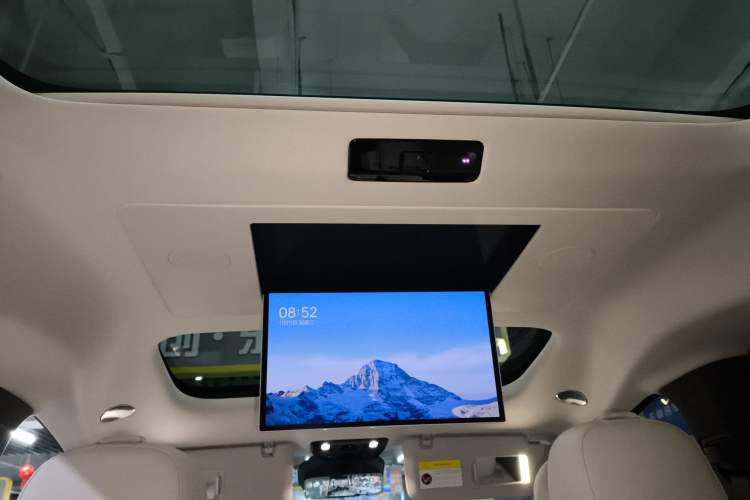 Used Li Auto MEGA 2024 Ultra Model
