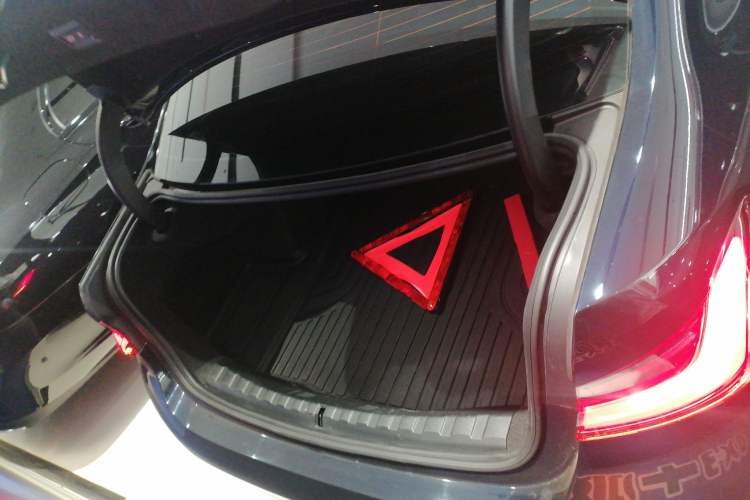 Used BMW 3 Series 2023 325Li M Sport Night Edition Package Trunk