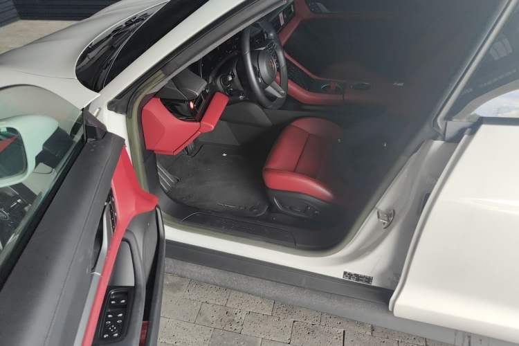 Used Porsche Taycan 2022-Year Updated Taycan