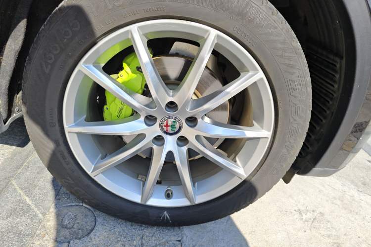 Used Alfa Romeo Stelvio 2017 2.0T 200HP Luxury Edition
