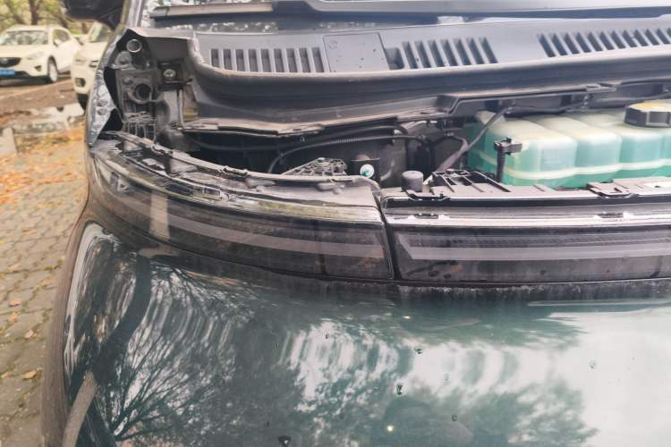 Used Geely Galaxy LEVC L380 2024 140-Degree 6-Seater All-Wheel-Drive Ultra Right Front Headlight