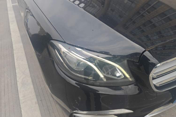 Used Mercedes-Benz E-Class 2017 E 300 L Sporty and Stylish Model
