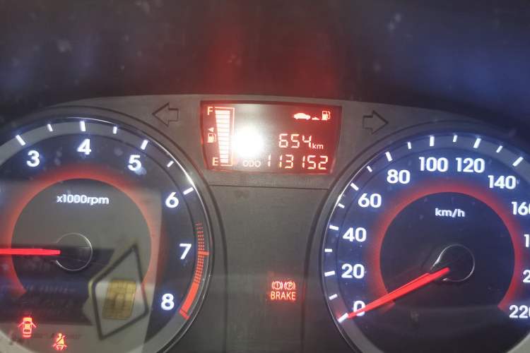 Used Hyundai Verna (older generation) 2014 1.4L Manual Top-Tier Model TOP