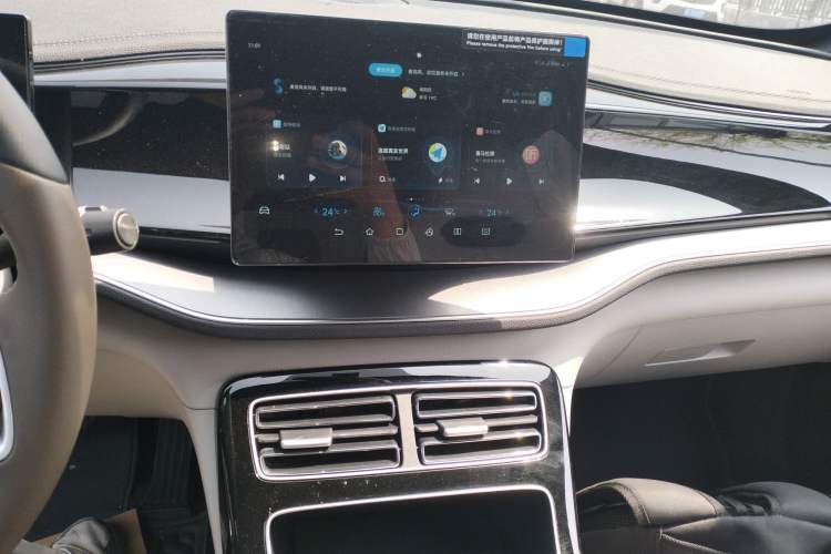 Used BYD Qin PLUS 2023 Champion Edition EV 510KM Leading Model Audio And AC Panel