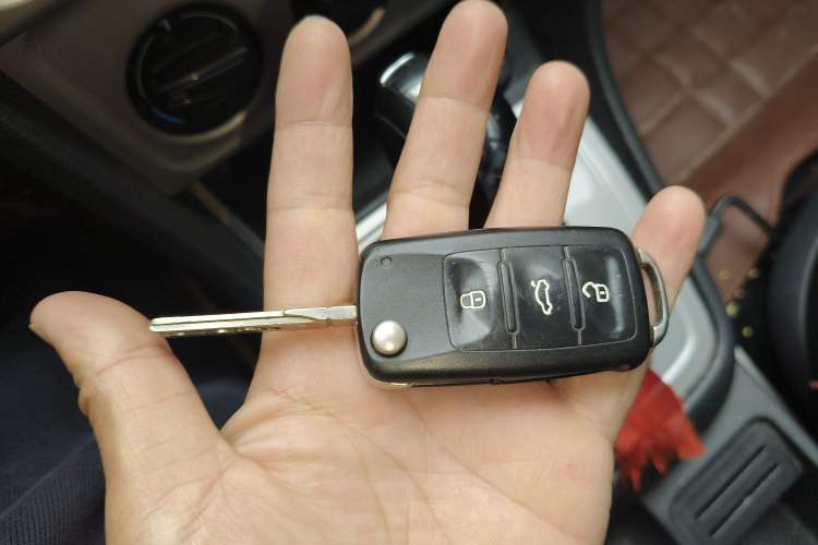 Used Volkswagen Lavida 2013 1.6L Automatic Fashion Edition Vehicle Key