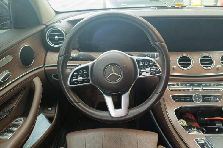 Used Mercedes-Benz E-Class 2019 E 260 L
