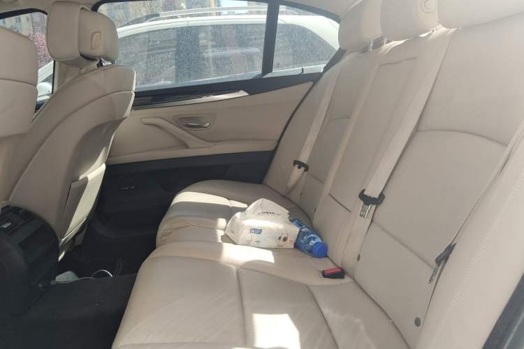 Used BMW 5 Series 2013 525Li Leading Model
