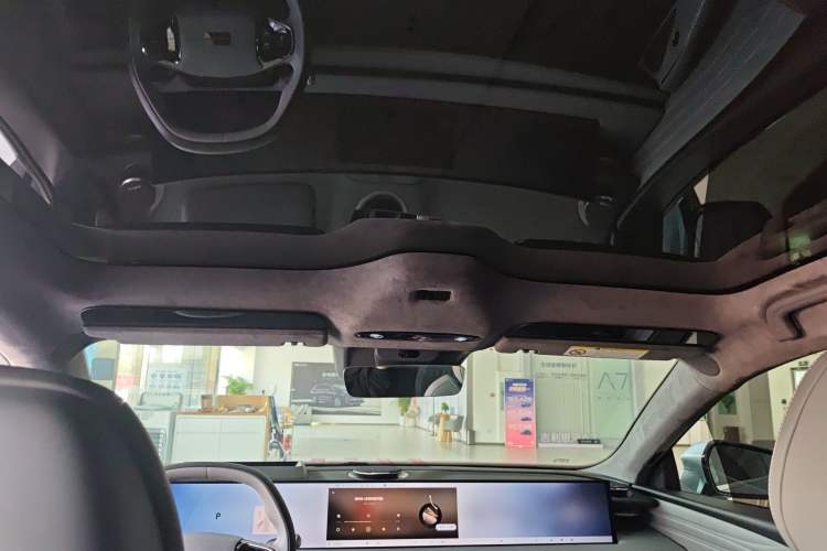 Used Geely Galaxy E8 2025 700 km Long-Range Intelligent Driving Version Headliner