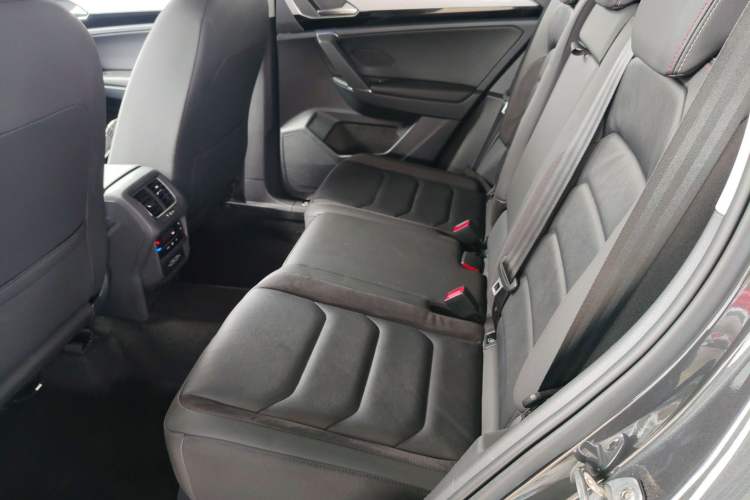 Used Volkswagen Tayron 2022 280TSI Two-Wheel Drive Luxury Smart Connectivity Version Left Rear Seat