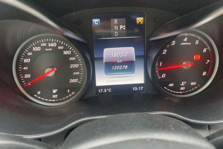 Used Mercedes-Benz C-Class 2016 C 180 L Odometer Close Up