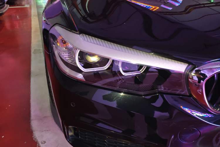 Used BMW 5 Series 2020 525Li M Sport Package Right Front Headlight