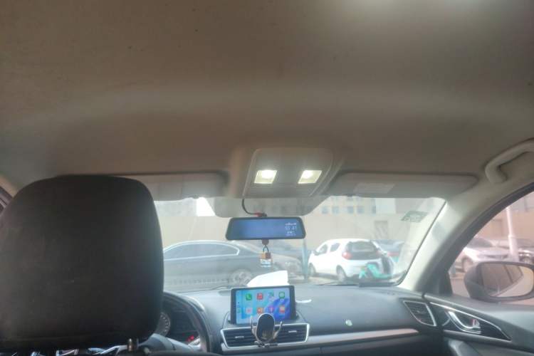 Used Mazda 3 Axela 2016 Sedan 1.5L Automatic Comfort Model