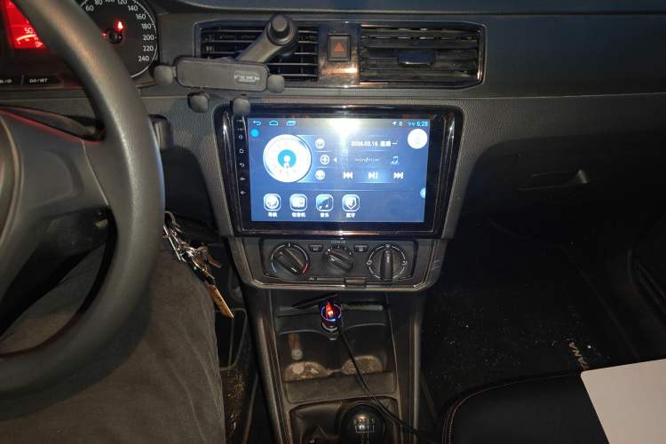 Used Volkswagen Santana 2016 1.6L Manual Fashion Edition