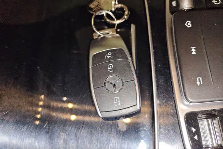 Used Mercedes-Benz C-Class 2020 Restyled C 260 Sport Edition Vehicle Key
