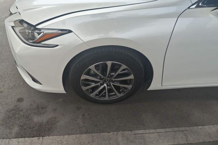 Used Lexus ES 2023 200 Excellence Edition