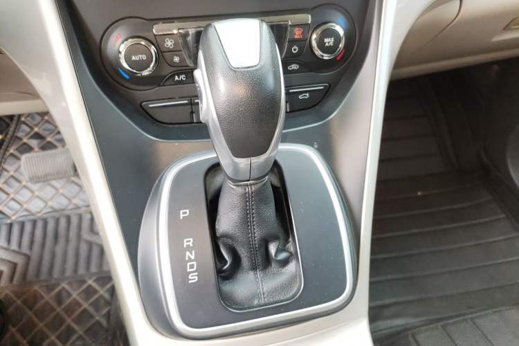 Used Ford Kuga 2013 2.0L GTDi Four-Wheel-Drive Elite Model
