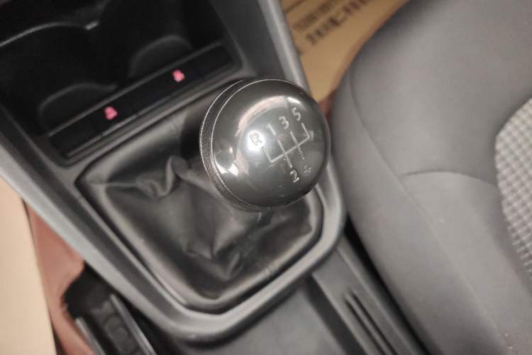 Used Volkswagen Santana 2019 1.5L Manual Fashion Edition China VI Standard Gear Lever