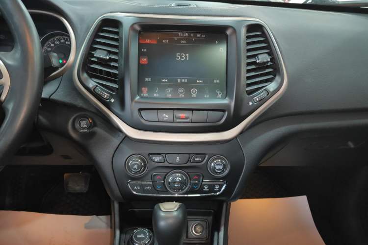 Used Jeep Cherokee 2014 2.4L Luxury Edition
