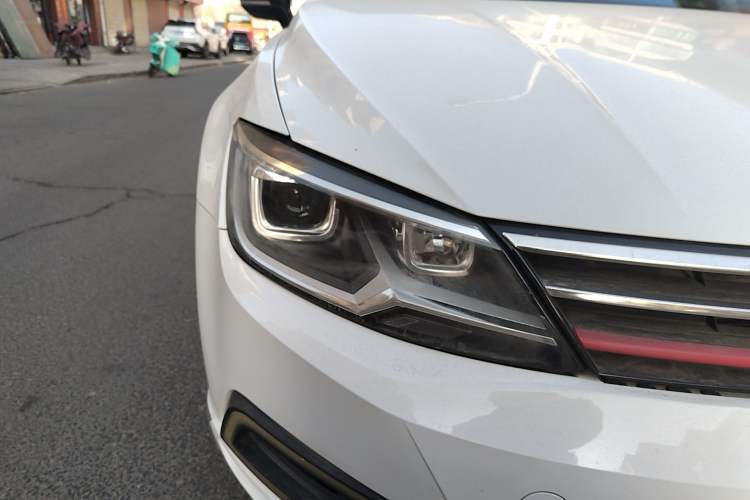 Used Volkswagen Lamando 2015 280TSI Manual Comfort Edition
