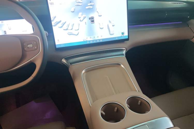 Used XPeng X9 2024 640 All-Wheel Drive High-Performance Max
