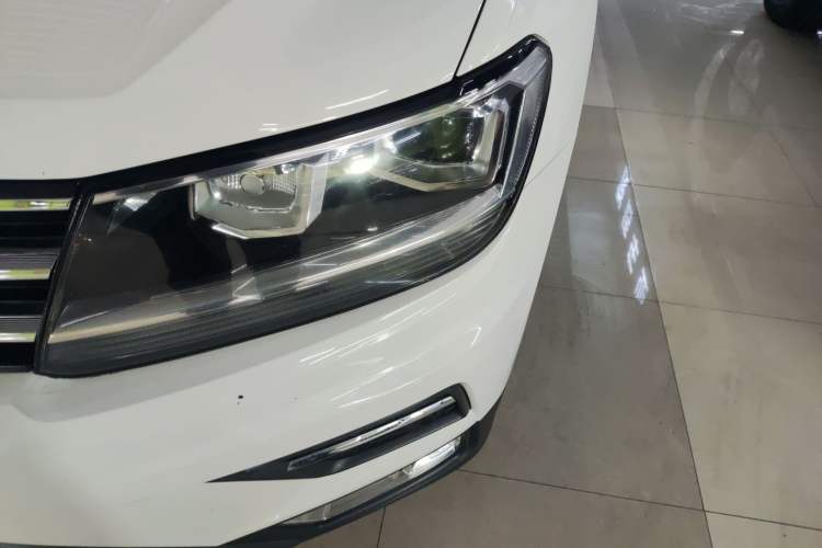 Used Volkswagen Tiguan L 2020 330TSI Automatic Two-Wheel Drive Smart Luxury Edition China VI Standard
