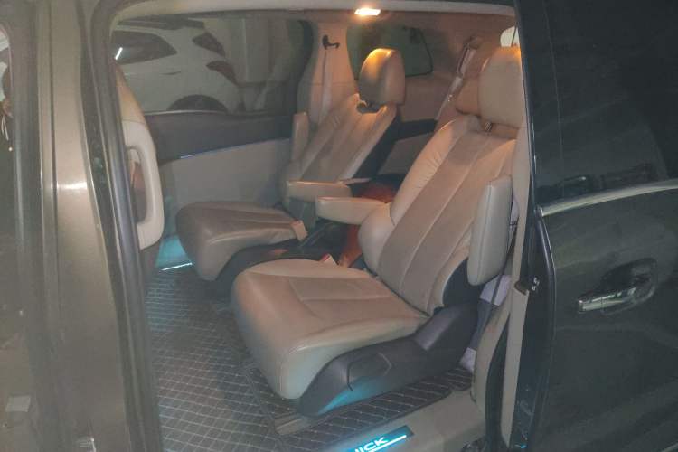 Used Buick GL8 2011 3.0L XT Luxury Business Flagship Edition
