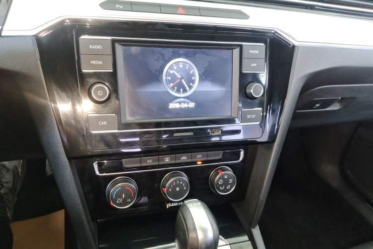 Used Volkswagen Magotan 2019 330TSI DSG Leading Edition China V Standard Audio And AC Panel