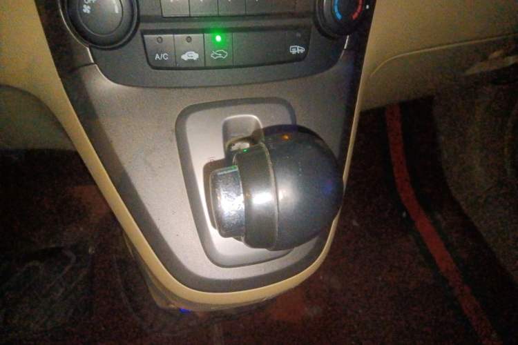 Used Honda CR-V 2007 2.0L Automatic Four-Wheel Drive Classic Edition Gear Lever