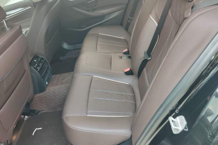 Used BMW 5 Series 2021 525Li Luxury Package Left Rear Seat