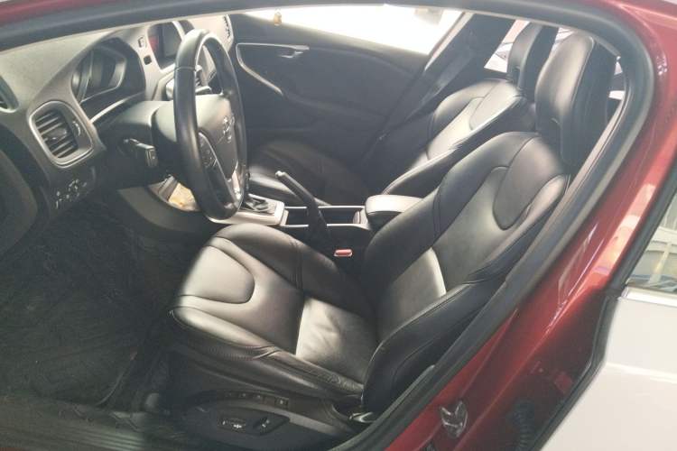 Used Volvo V40 2019 T3 Smart Luxury Edition
