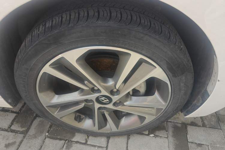 Used Hyundai Elantra (6th Generation / Lingdong) 2016 1.6L Automatic ZhiXuan – Elite Version Right Front Wheel Hub