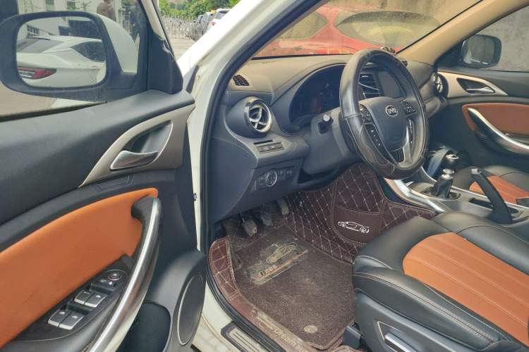 Used BYD Song 2016 1.5TI Manual Luxury Model
