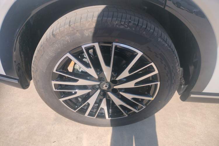 Used CHANGAN NEVO Q07 2025 Model 215 Laser Prestige Right Rear Wheel Hub