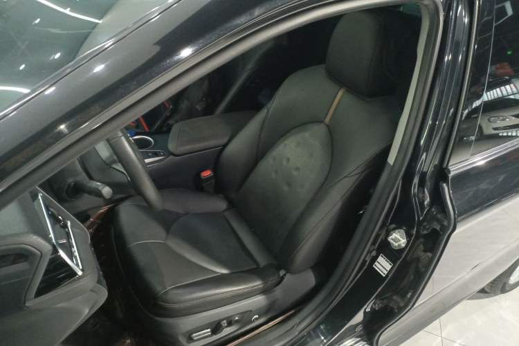 Used Toyota Camry 2021 2.0G Luxury Edition