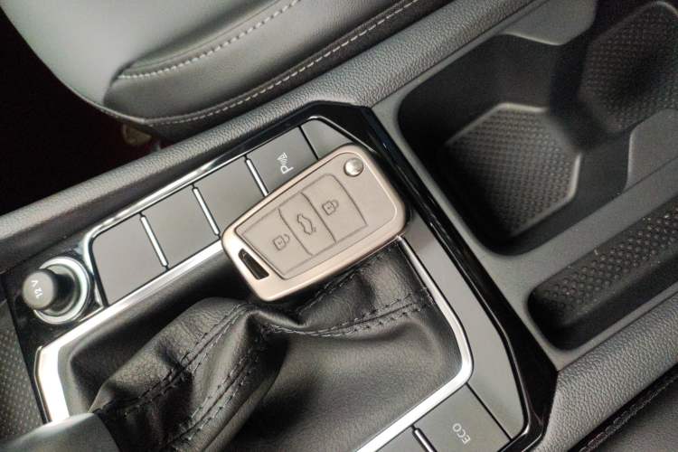 Used Volkswagen Sagitar 2026 Model 30 Million Units Selected 300TSI DSG Surpassing Edition Vehicle Key