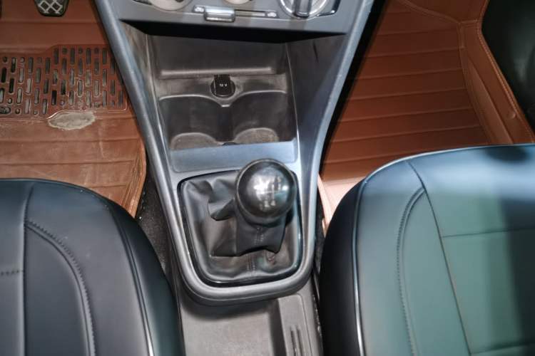 Used Volkswagen Santana 2015 1.6L Manual Fashion Edition