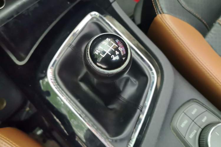 Used Soueast DX7 2017 1.5T Manual Luxury Model
