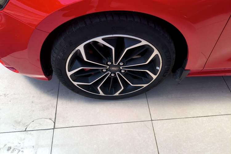 Ford Focus 2020 Sedan EcoBoost 180 Automatic ST Line usata