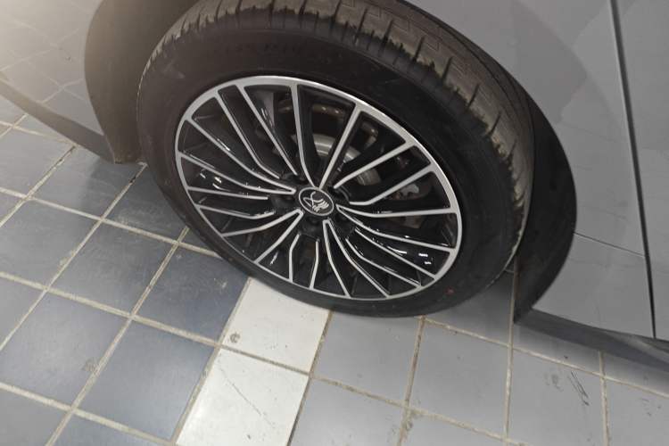 Used BYD Han 2025 DM-i Intelligent Driving Edition 125KM LiDAR Flagship Model Exterior 5